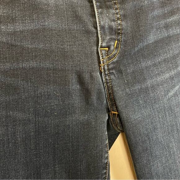 Madewell 9" Mid-Rise Skinny Jeans in Larkspur Wash: TENCEL™ Denim Edition - Picture 7 of 11